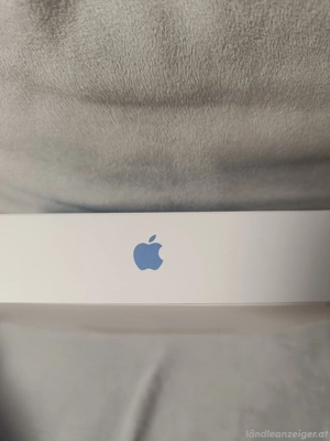 Apple iPad 2025 128 GB WiFi Blau Bild 2