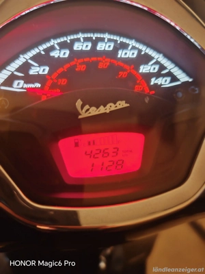 Vespa GTS 300 Super Bild 4