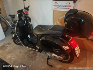 Vespa GTS 300 Super Bild 2