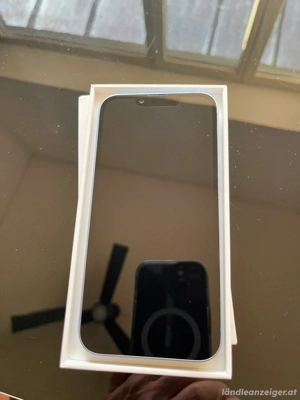 iPhone 14 128 GB in blau Bild 4
