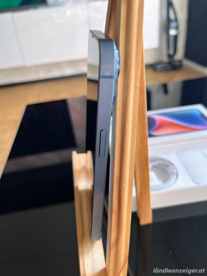 iPhone 14 128 GB in blau Bild 7