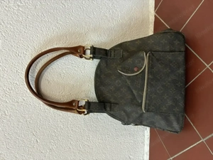 Aus alt wird neu - schöne Tasche zum Umhängen