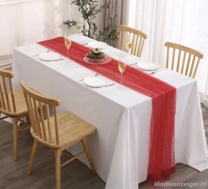 Rote Tischläufer mit Perlen Bild 2