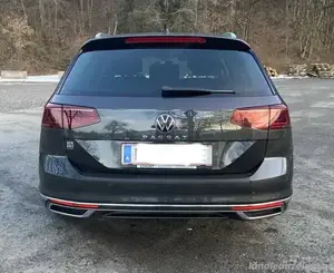 VW Passat Variant Elegance 2.0 TDI SCR DSG   Top gepflegt, voll ausgestattet Bild 3