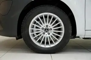 Mercedes-Benz eVito 112 Kasten Lang Navi KAM SpurW SpurH LM Bild 4