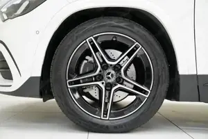 Mercedes-Benz GLA 200 d 4MATIC W-Paket Navi Night Sport KAM Bild 2