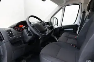 Peugeot Boxer 330 2.2 BlueHDi L2H1 3,0t S (EU6d) SpurH Bild 5