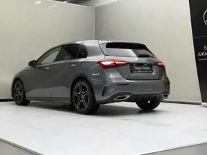 Mercedes-Benz A 180 d Kompaktlimousine Night Sport KAM SpurW Bild 4