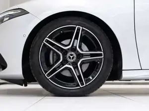 Mercedes-Benz A 200 d Kompaktlimousine W-Paket Night Navi Sport Bild 3