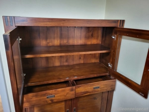 Vitrine Glasschrank Echtholz, massiv, wie neu! Bild 2