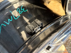 Tesla model 3 original 18" Felgen Bild 2