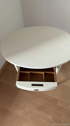 Altes Tischchen Bild 2