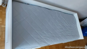  Gästebett ( kann man auch als Doppelbett aufziehen) mit 2 Aufbewahrung Schubladen 