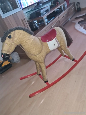 altes schaukelpferd Bild 2