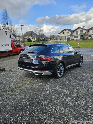 Skoda Superb 2.0 TDI Scout DSG Allrad Kombi Bild 5