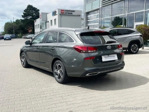 Hyundai i30 CW 1,0 T-GDI Edition 30 Plus Kombi Bild 3