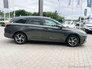 Hyundai i30 CW 1,0 T-GDI Edition 30 Plus Kombi Bild 4