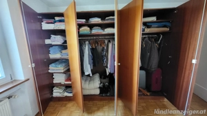 Zu verschenken - gut erhaltener Kleiderschrank Bild 2