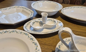 Speise-Vorlegeservice mit klassischer Blumengranz-Girlande (ca. 1950 bis 1970er Jahre).  Bild 4