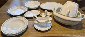 Speise-Vorlegeservice mit klassischer Blumengranz-Girlande (ca. 1950 bis 1970er Jahre).  Bild 2