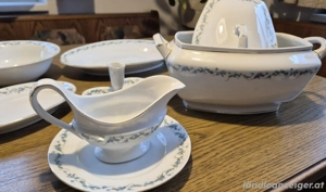 Speise-Vorlegeservice mit klassischer Blumengranz-Girlande (ca. 1950 bis 1970er Jahre).  Bild 3