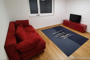 Gemütliche Couch im Stil Rot