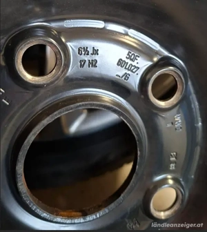 VW Winterbereifung 215 65 R 17 Profiltiefe ca. 5 mm inkl. Raddeckel Bild 2