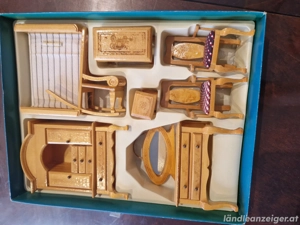 Puppenhausmöbel aus Holz