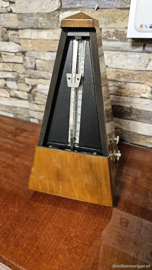 Klavier Belarus Bild 7