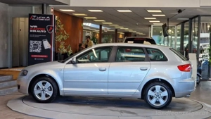 Audi A3 1.6 SB Attraction Tiptronic WENIG KM Bild 2