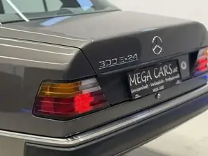 Mercedes-Benz E 300 Bild 7