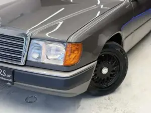Mercedes-Benz E 300 Bild 2