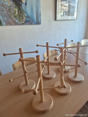Brezelhalter aus Holz Bild 5