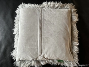 Fellpolsterüberzug grau - 2 Stück - 45 x 45 cm Bild 3