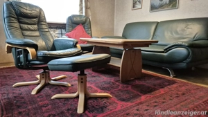 Sehr gut erhaltene Echt-Leder Couch-Garnitur mit Drehsessel und Fußauflage Bild 8