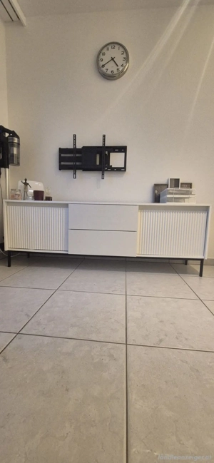 TV Kommode weiß Ikea Bild 2