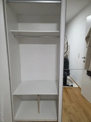 Kleiderschrank  Bild 2