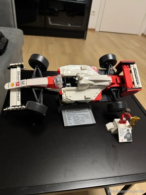 LEGO McLaren MP4 4 (Ayrton Senna)   Display- & Sammlermodell