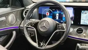 Mercedes-Benz E 400 Bild 16