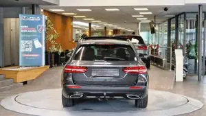 Mercedes-Benz E 400 Bild 9