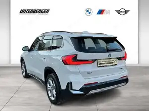BMW X1 sDrive18d xLine // Anhängerkupplung // Komfortzg. // elektr. Sitzverstellung Bild 4