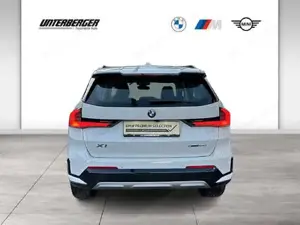 BMW X1 sDrive18d xLine // Anhängerkupplung // Komfortzg. // elektr. Sitzverstellung Bild 5