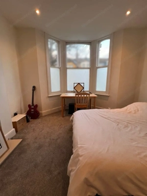 Geräumige 2 Zimmer zu vermieten Bild 2