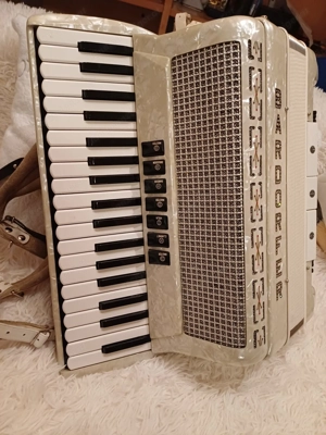 Akkordeon  Bardorfer 96 Bässe Bild 2