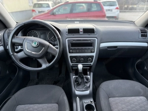 Skoda Octavia Combi Ambition 1,6 TDI CR DPF 4x4 *AHK*Tempomat* Bild 7