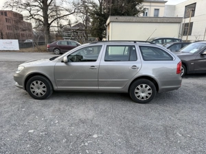 Skoda Octavia Combi Ambition 1,6 TDI CR DPF 4x4 *AHK*Tempomat* Bild 6