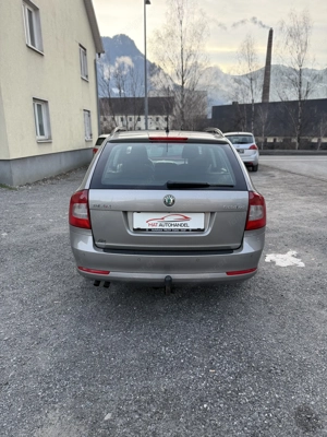 Skoda Octavia Combi Ambition 1,6 TDI CR DPF 4x4 *AHK*Tempomat* Bild 5