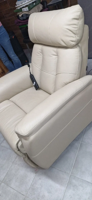 Elektrischer Fernseh Sessel  Bild 4