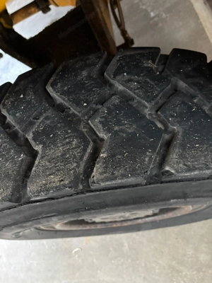 Seiten Stapler mit Tüv Bild 3