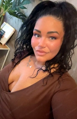 ALLY vollusige Wienerin Privatbesuche Wien NÖ und BGL Bild 2